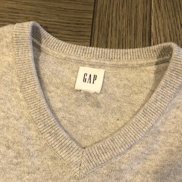 Men’s grey v neck sweater Gap medium - Picture 2 of 3